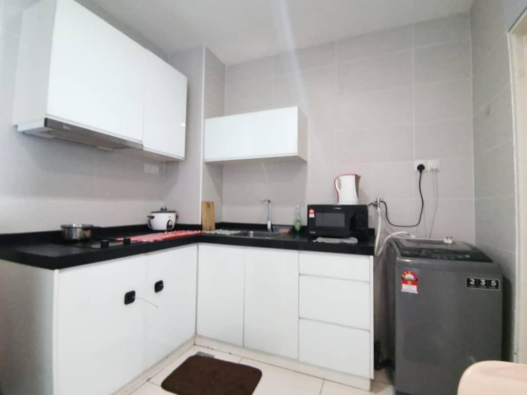 Homestay Kuala Lumpur ; Terminal Tbs ; Bukit Jalil Eksteriør billede