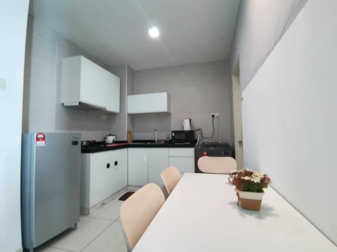 Homestay Kuala Lumpur ; Terminal Tbs ; Bukit Jalil Eksteriør billede